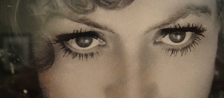 Which cinema icon bathed her peepers in boric acid just to get that extra sparkle for the lens?